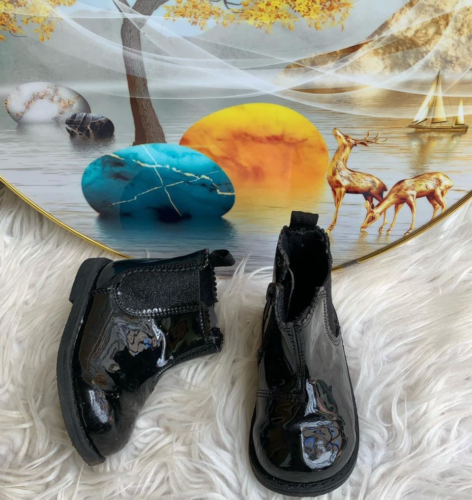 Bottes noires en cuir P 20-21